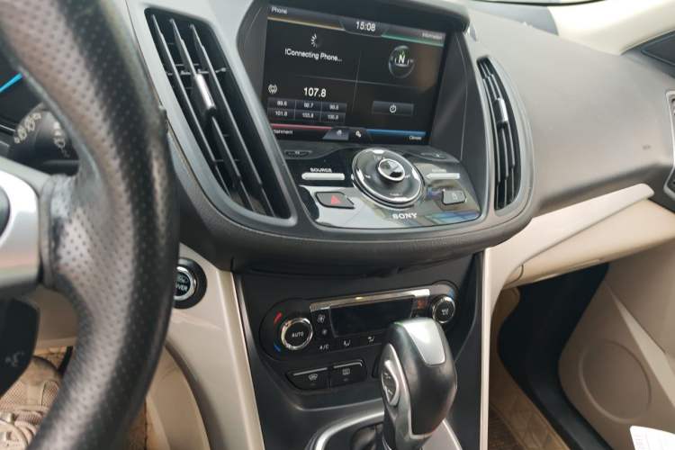 Used Ford Kuga 2013 2.0L GTDi Four-Wheel Drive Premium Model Audio And AC Panel