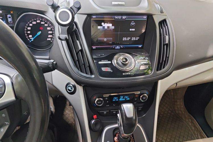 Used Ford Kuga 2013 2.0L GTDi Four-Wheel Drive Premium Model Audio And AC Panel