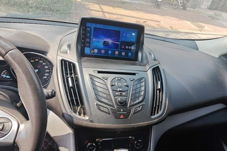 Used Ford Kuga 2013 1.6L GTDi Two-Wheel-Drive Trend Model Audio And AC Panel