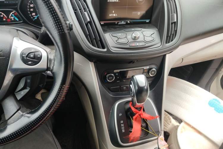 Used Ford Kuga 2013 1.6L GTDi 4x4 Elite Model Audio And AC Panel