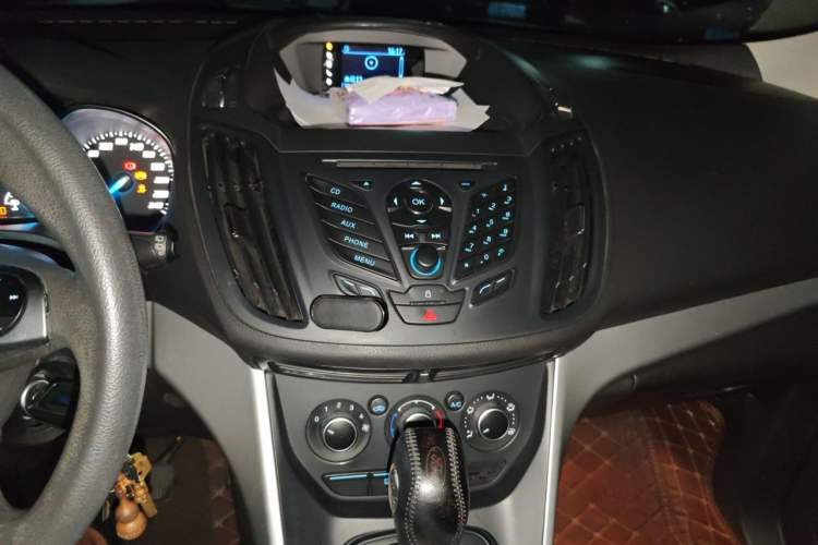 Used Ford Kuga 2013 1.6L GTDi Two-Wheel-Drive Comfort Model Audio And AC Panel