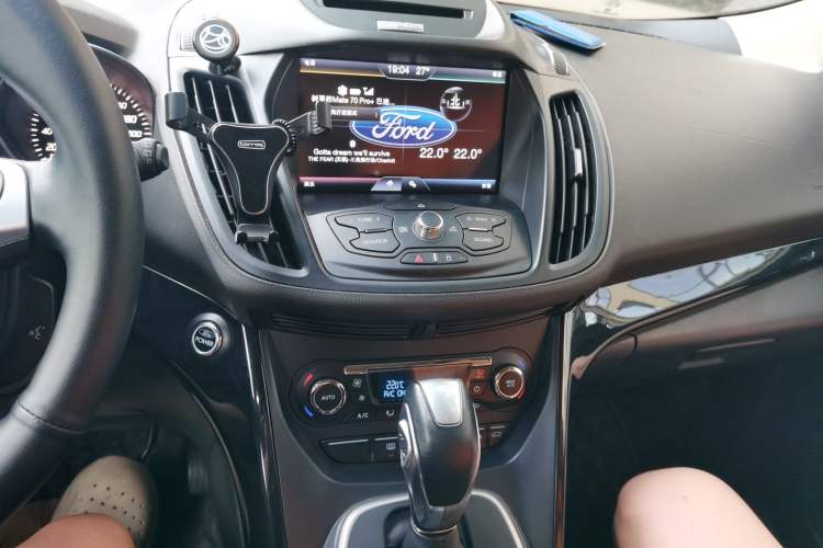 Used Ford Kuga 2013 2.0L GTDi Four-Wheel-Drive Sport Model Audio And AC Panel