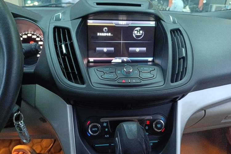 Used Ford Kuga 2013 1.6L GTDi 4x4 Elite Model Audio And AC Panel