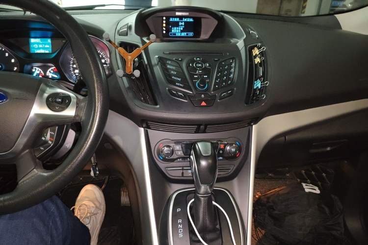 Used Ford Kuga 2013 1.6L GTDi Two-Wheel-Drive Trend Model Audio And AC Panel