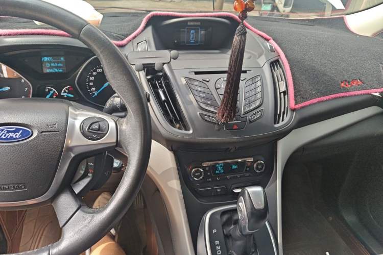 Used Ford Kuga 2013 1.6L GTDi Two-Wheel-Drive Trend Model Audio And AC Panel
