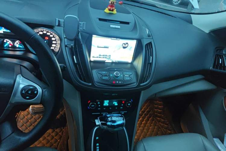 Used Ford Kuga 2013 1.6L GTDi 4x4 Elite Model Audio And AC Panel