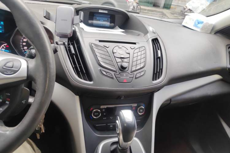Used Ford Kuga 2013 1.6L GTDi Two-Wheel-Drive Trend Model Audio And AC Panel