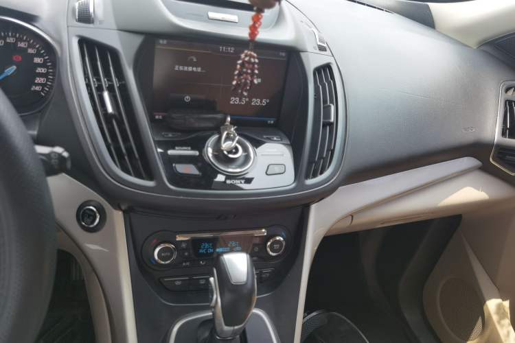 Used Ford Kuga 2013 2.0L GTDi Four-Wheel Drive Premium Model Audio And AC Panel
