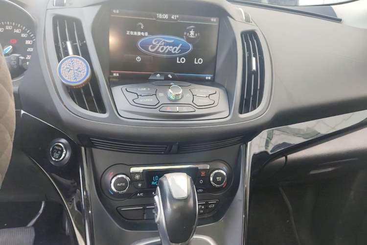 Used Ford Kuga 2013 2.0L GTDi Four-Wheel-Drive Sport Model Audio And AC Panel