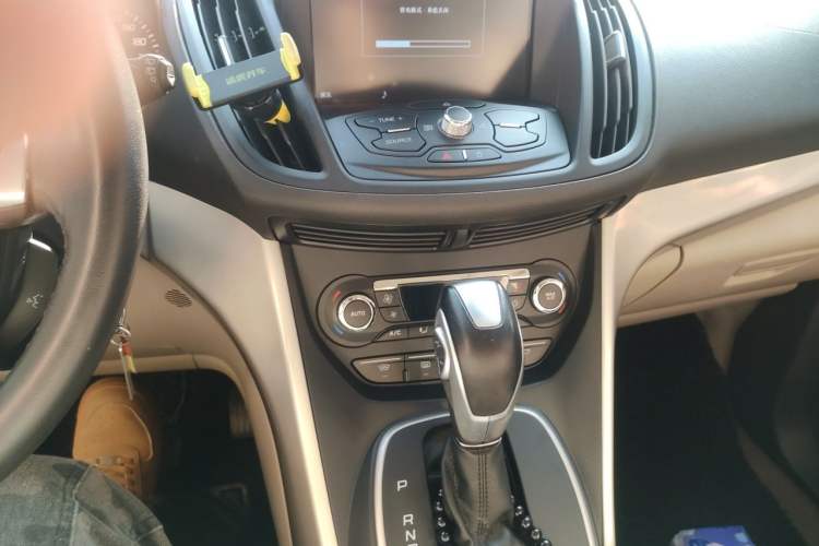 Used Ford Kuga 2013 1.6L GTDi 4x4 Elite Model Audio And AC Panel