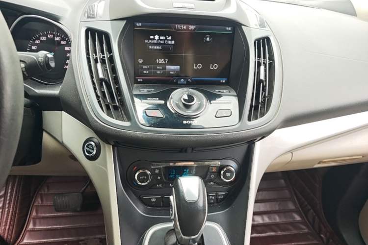 Used Ford Kuga 2013 2.0L GTDi Four-Wheel-Drive Sport Model Audio And AC Panel