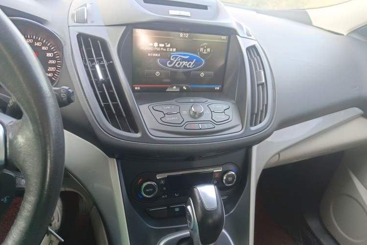 Used Ford Kuga 2013 1.6L GTDi 4x4 Elite Model Audio And AC Panel