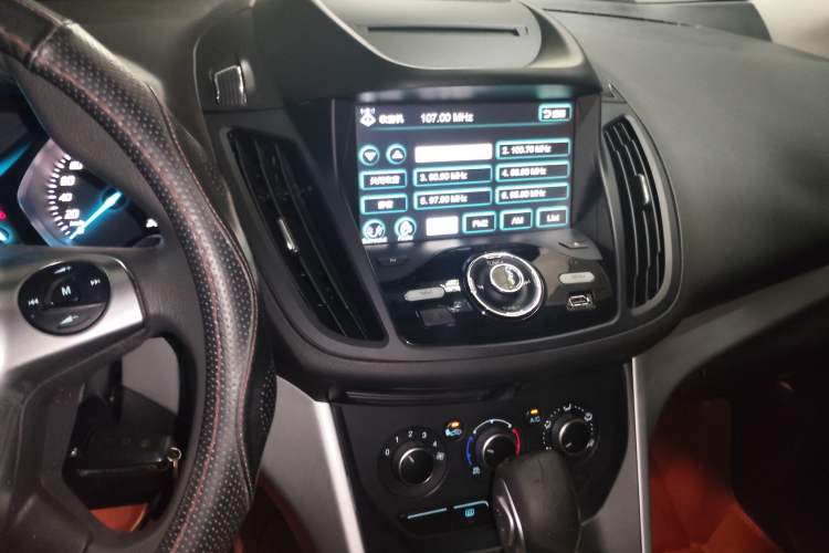 Used Ford Kuga 2013 1.6L GTDi Two-Wheel-Drive Comfort Model Audio And AC Panel