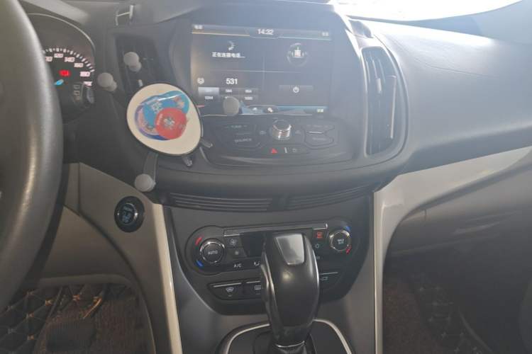 Used Ford Kuga 2013 1.6L GTDi 4x4 Elite Model Audio And AC Panel