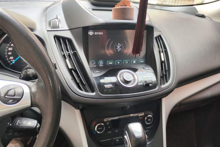 Used Ford Kuga 2013 1.6L GTDi Two-Wheel-Drive Trend Model Audio And AC Panel
