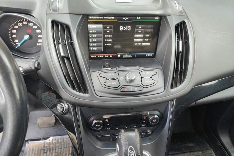 Used Ford Kuga 2013 2.0L GTDi Four-Wheel-Drive Sport Model Audio And AC Panel