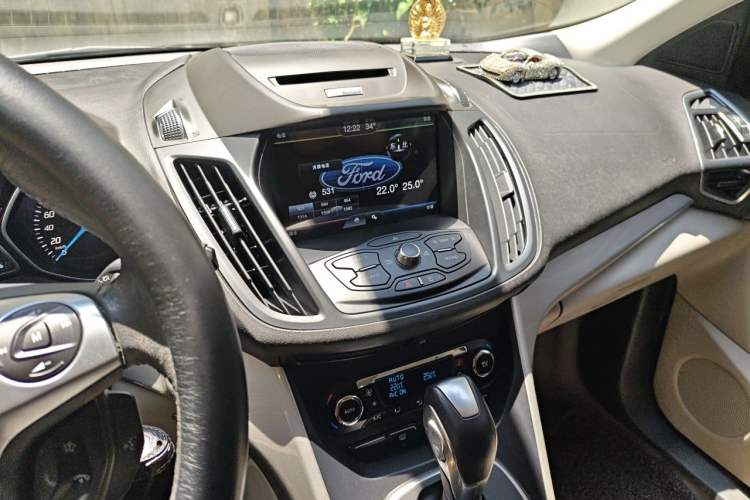 Used Ford Kuga 2013 1.6L GTDi 4x4 Elite Model Audio And AC Panel