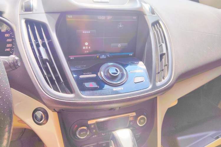 Used Ford Kuga 2013 2.0L GTDi Four-Wheel Drive Premium Model Audio And AC Panel