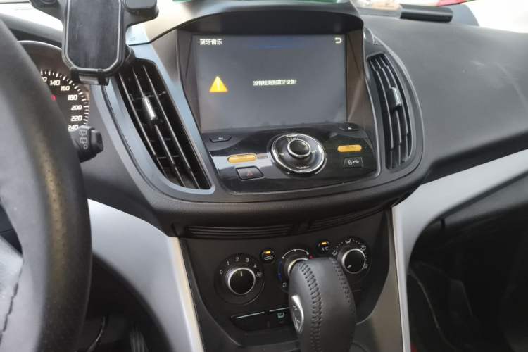 Used Ford Kuga 2013 1.6L GTDi Two-Wheel-Drive Comfort Model Audio And AC Panel