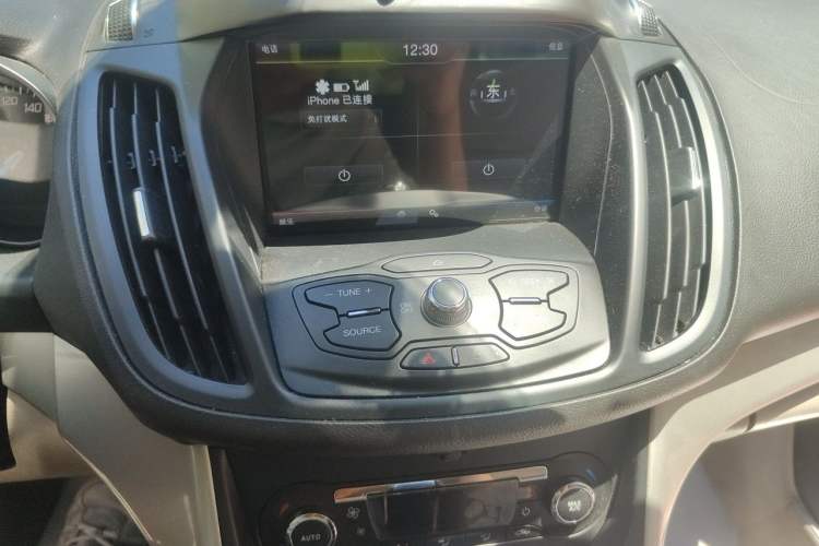 Used Ford Kuga 2013 1.6L GTDi 4x4 Elite Model Audio And AC Panel