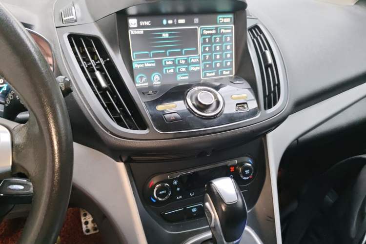 Used Ford Kuga 2013 1.6L GTDi Two-Wheel-Drive Trend Model Audio And AC Panel
