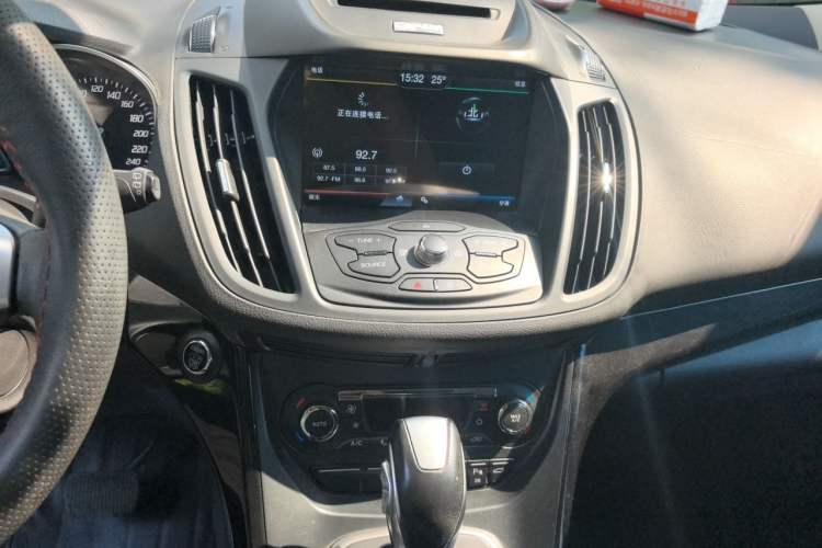 Used Ford Kuga 2013 2.0L GTDi Four-Wheel-Drive Sport Model Audio And AC Panel