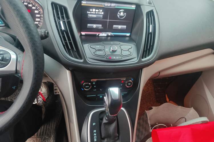 Used Ford Kuga 2013 1.6L GTDi 4x4 Elite Model Audio And AC Panel