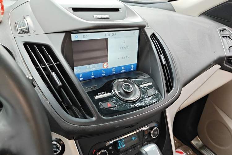 Used Ford Kuga 2013 2.0L GTDi Four-Wheel Drive Premium Model Audio And AC Panel