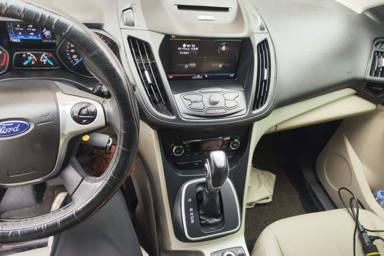 Used Ford Kuga 2013 1.6L GTDi 4x4 Elite Model Audio And AC Panel