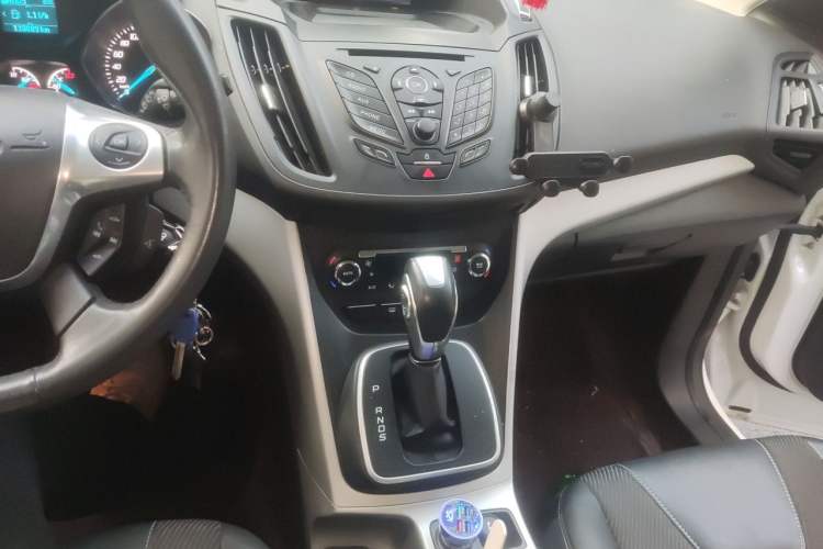 Used Ford Kuga 2013 1.6L GTDi Two-Wheel-Drive Comfort Model Audio And AC Panel