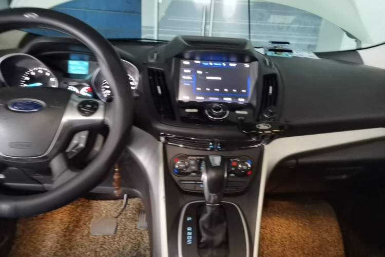 Used Ford Kuga 2013 1.6L GTDi Two-Wheel-Drive Trend Model Audio And AC Panel