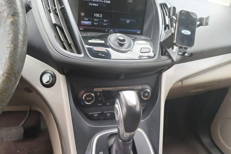 Used Ford Kuga 2013 2.0L GTDi Four-Wheel Drive Premium Model Audio And AC Panel
