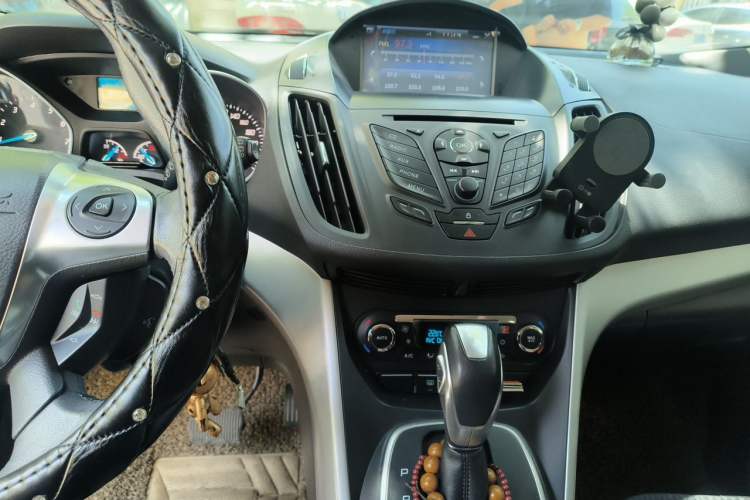 Used Ford Kuga 2013 1.6L GTDi Two-Wheel-Drive Trend Model Audio And AC Panel