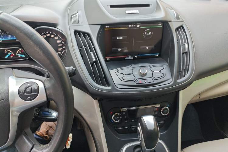 Used Ford Kuga 2013 1.6L GTDi 4x4 Elite Model Audio And AC Panel