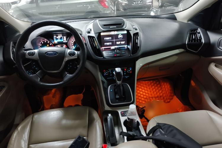 Used Ford Kuga 2013 2.0L GTDi Four-Wheel-Drive Elite Model Center Console