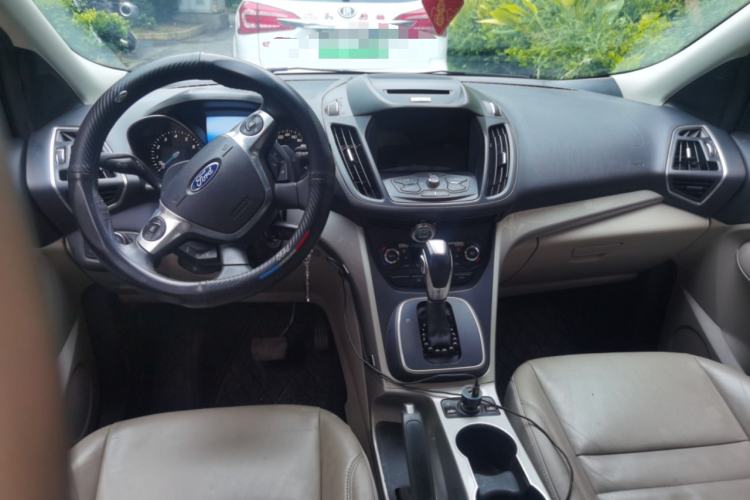 Used Ford Kuga 2013 2.0L GTDi Four-Wheel-Drive Elite Model Center Console