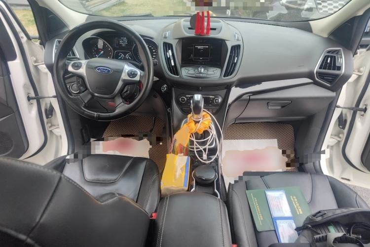 Used Ford Kuga 2013 2.0L GTDi Four-Wheel-Drive Sport Model Center Console