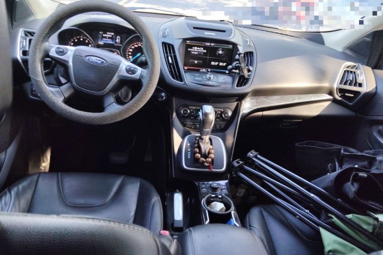 Used Ford Kuga 2013 2.0L GTDi Four-Wheel-Drive Sport Model Center Console