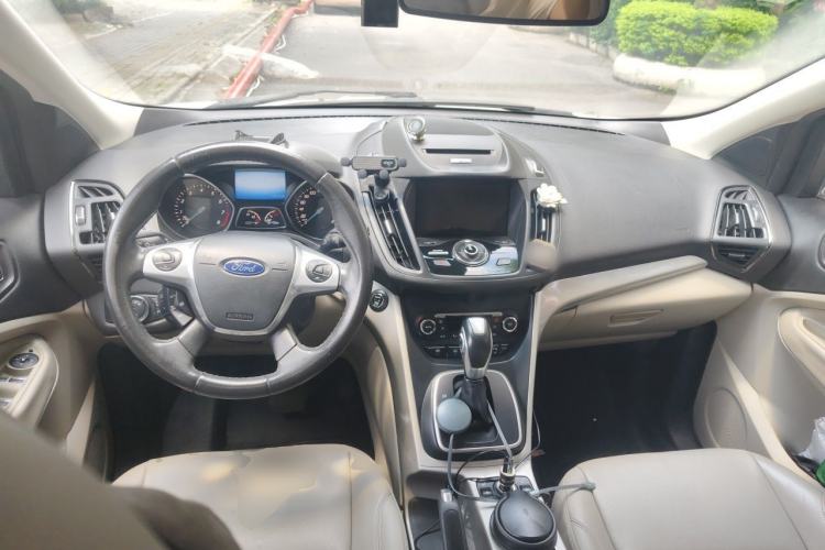 Used Ford Kuga 2013 2.0L GTDi Four-Wheel Drive Premium Model Center Console