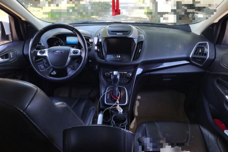 Used Ford Kuga 2013 2.0L GTDi Four-Wheel-Drive Sport Model Center Console