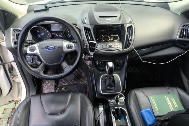 Used Ford Kuga 2013 2.0L GTDi Four-Wheel Drive Premium Model Center Console