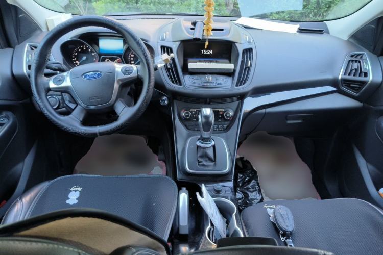 Used Ford Kuga 2013 2.0L GTDi Four-Wheel-Drive Sport Model Center Console