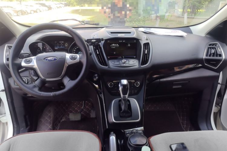 Used Ford Kuga 2013 2.0L GTDi Four-Wheel-Drive Sport Model Center Console