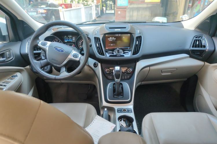 Used Ford Kuga 2013 2.0L GTDi Four-Wheel Drive Premium Model Center Console