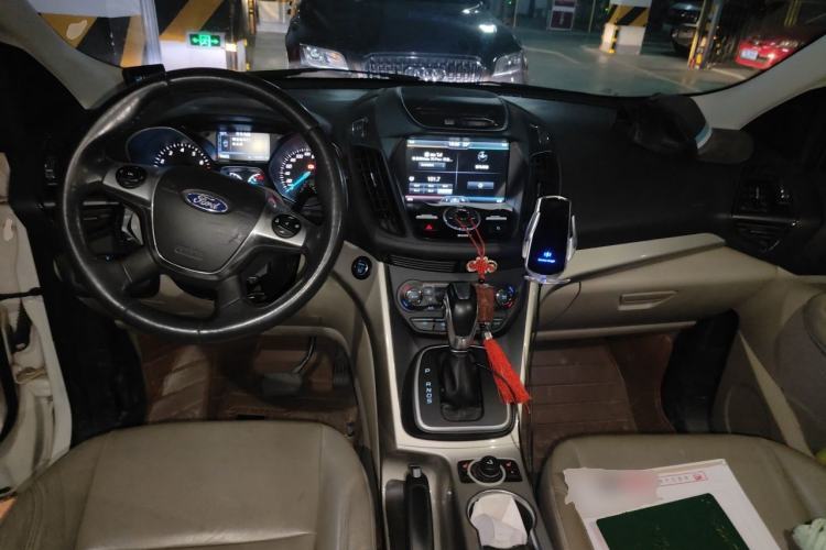 Used Ford Kuga 2013 2.0L GTDi Four-Wheel Drive Premium Model Center Console