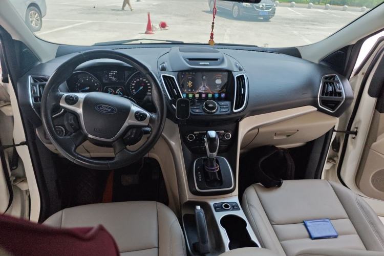 Used Ford Kuga 2013 2.0L GTDi Four-Wheel-Drive Elite Model Center Console