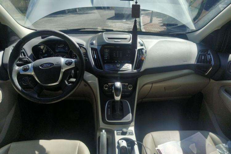 Used Ford Kuga 2013 1.6L GTDi 4x4 Elite Model Center Console