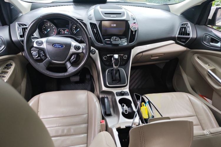Used Ford Kuga 2013 2.0L GTDi Four-Wheel Drive Premium Model Center Console