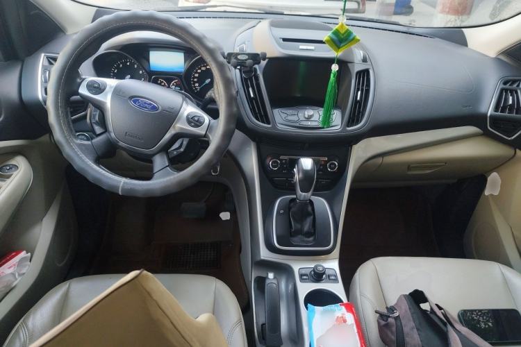 Used Ford Kuga 2013 2.0L GTDi Four-Wheel-Drive Elite Model Center Console