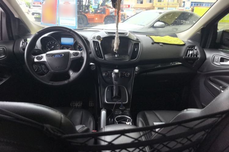 Used Ford Kuga 2013 2.0L GTDi Four-Wheel-Drive Sport Model Center Console
